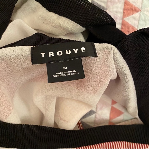 Red and white sleeveless shift dress - Picture 3 of 7